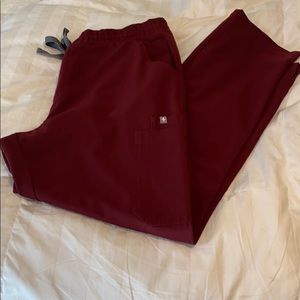 Figs Yola Skinny in Burgundy